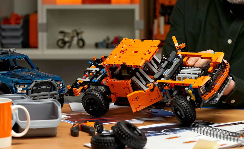 Ford Raptor F-150  Motor V6 (1379 peças)